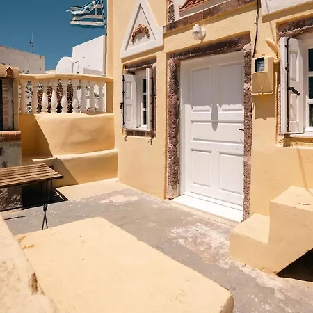 Authentic Santorini - Emporio Village By μρs بيت للعطل *