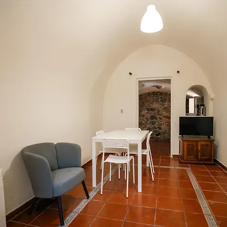 Authentic Santorini - Emporio Village By μρs Tatil Evi